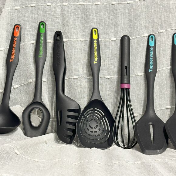 Tupperware Whisk non-metallic Whisk is Scratch Proof on Bowls etc. NWOT - Picture 6 of 7